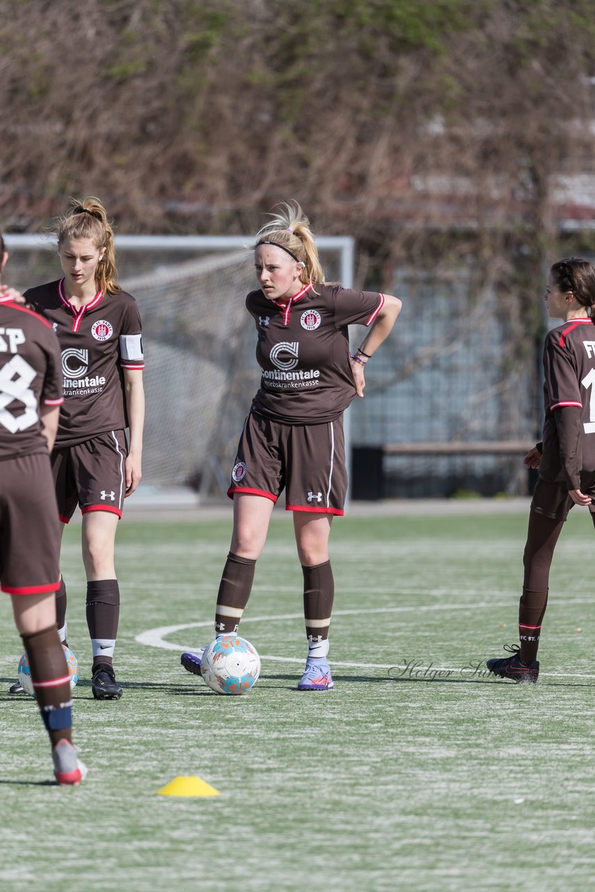 Bild 120 - wBJ St. Pauli - Walddoerfer : Ergebnis: 1:11